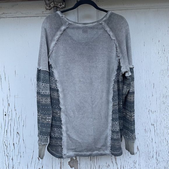 Casual Studio Sweater Women's Size XL Grey/Green Distress Wash Raw Edges - Picture 9 of 14